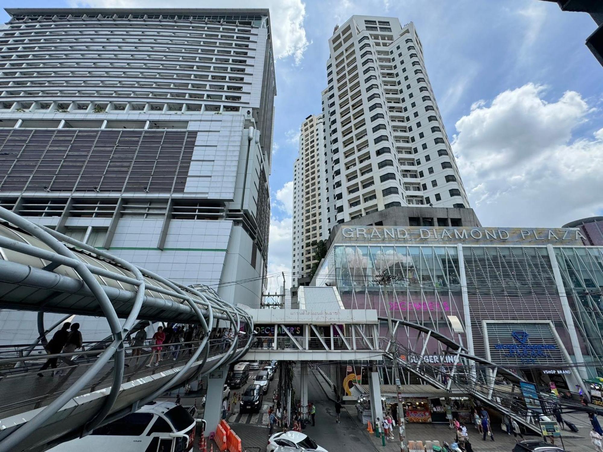 Center Bangkok Suite Next To Platinum Mall Zewnętrze zdjęcie